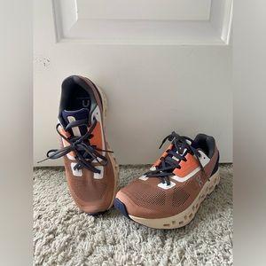 WOMENS ON CLOUDSTRATUS 3 SNEAKERS